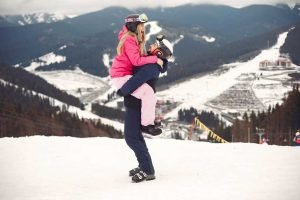 couple-on-Manali-honeymoon-Packages