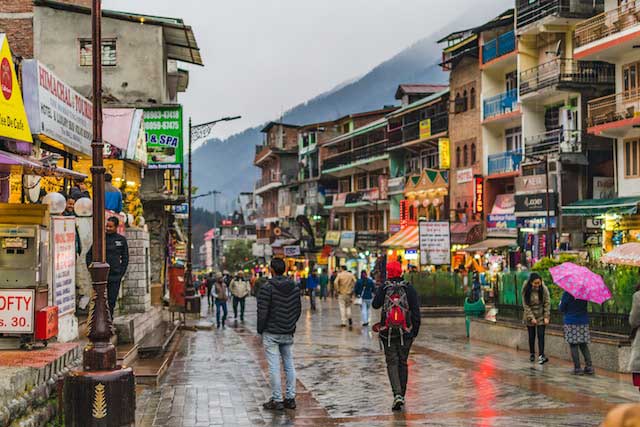 Mall Road in Manali Image
